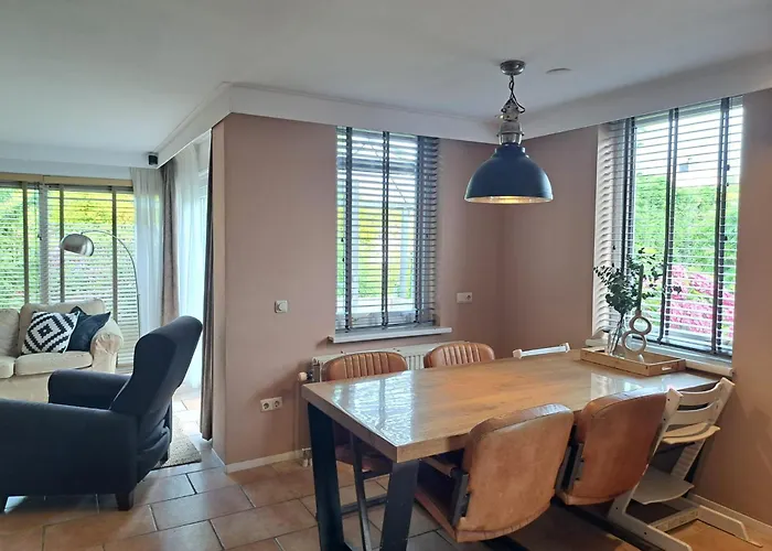 Huisje Herkingen tuin privacy en hond welkom VP023