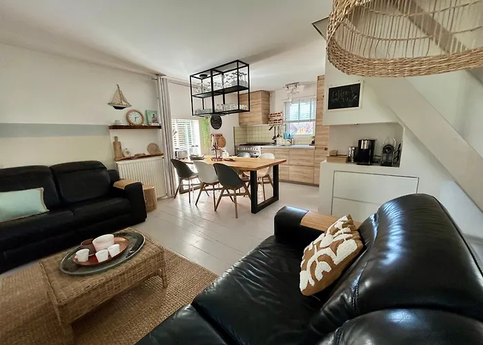 "Zeelandzon" Holiday Home By The Lake With Jacuzzi And Sauna