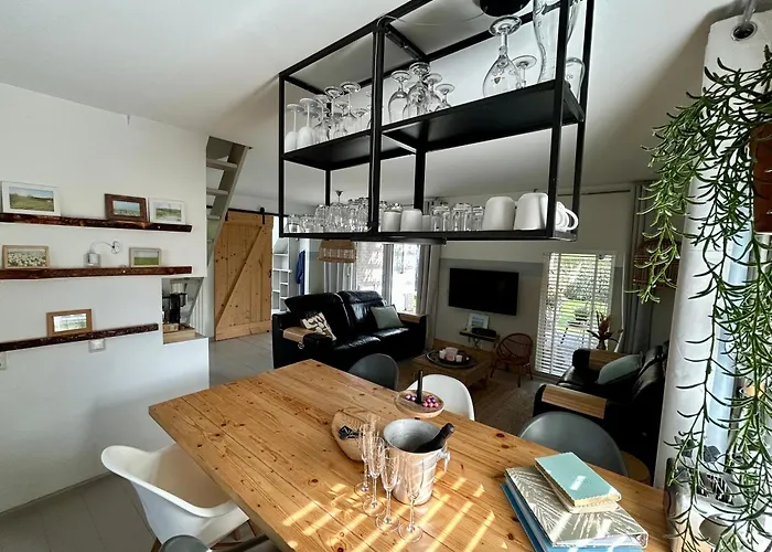 "Zeelandzon" Holiday Home By The Lake With Jacuzzi And Sauna